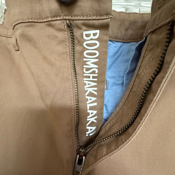 Chubbies Men’s Size 32 Classic Tan Flat Front Shorts. - Picture 4 of 9